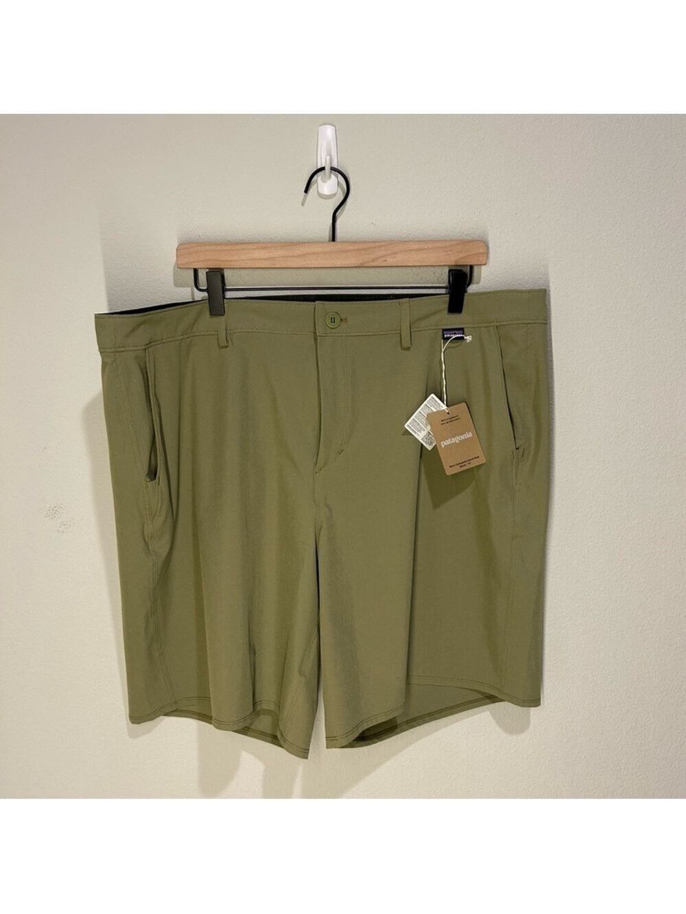 Patagonia Men’s Hydropeak Hybrid Walk Shorts 19" Buckhorn Green Size 40 NWT